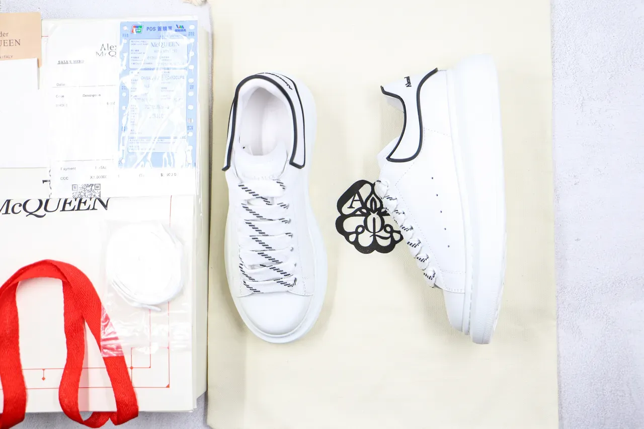 Alexander McQueen Tênis Oversized Branco Preto Sola de Plataforma Minimal Perfurado Vamp Lifestyle 2