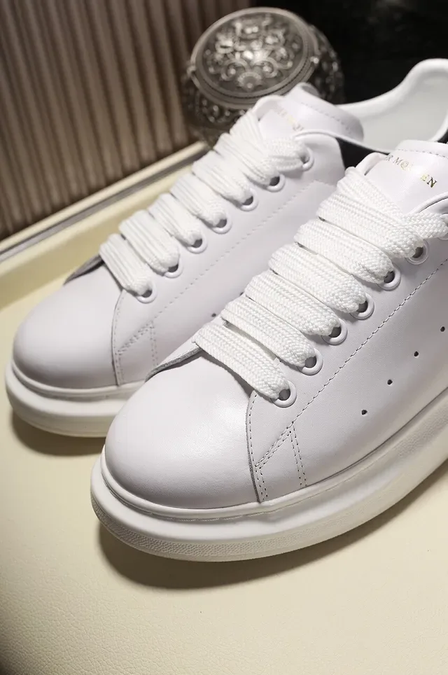 Alexander McQueen Oversized Sneaker White Black Silhouette Platform Sole Lifestyle Sneakers 4