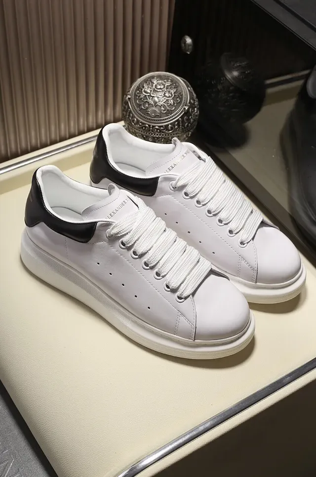 Alexander McQueen Oversized Sneaker White Black Silhouette Platform Sole Lifestyle Sneakers 6