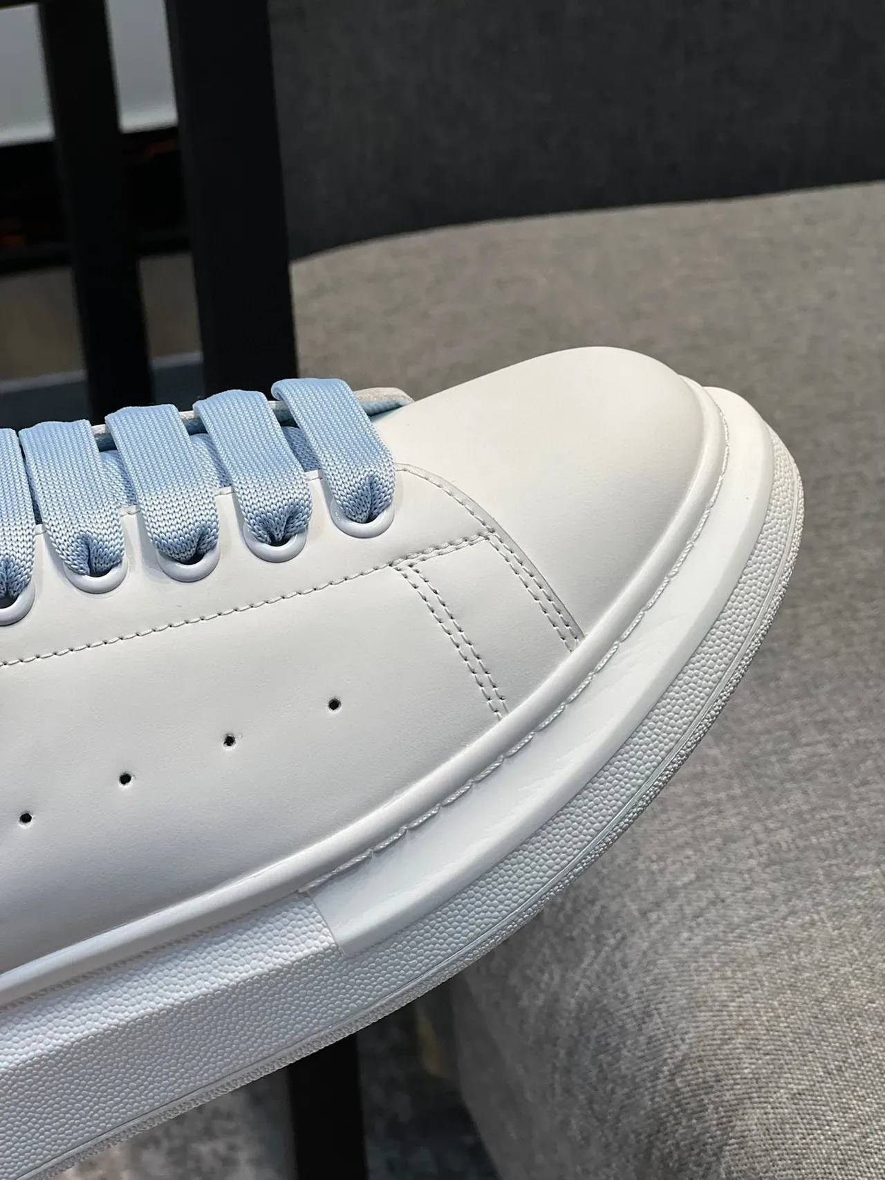 Alexander McQueen Oversized Sneaker White Blue Platform Sole Smooth Leather Upper Lifestyle Sneakers 4
