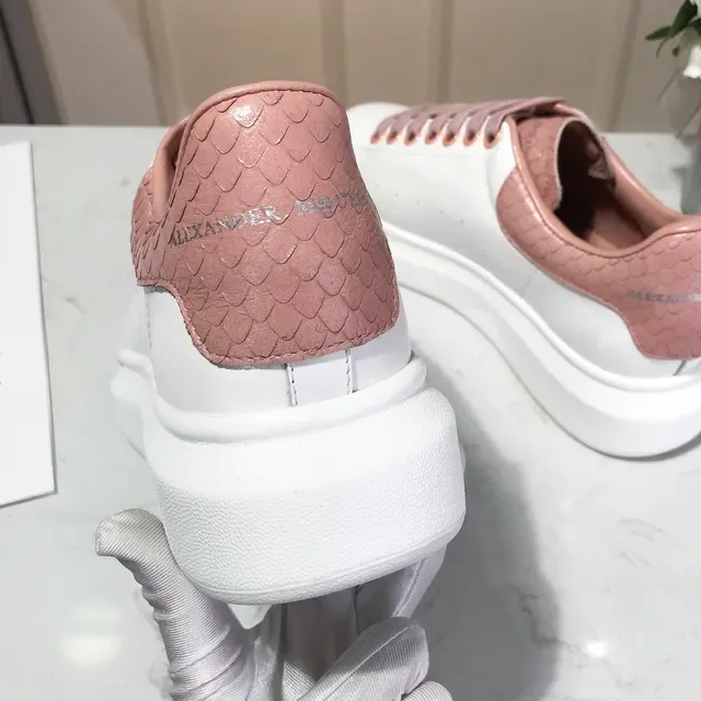 Alexander McQueen 白色粉色 雕塑鞋底 蛇皮跟标签 超大鞋 生活方式运动鞋 2