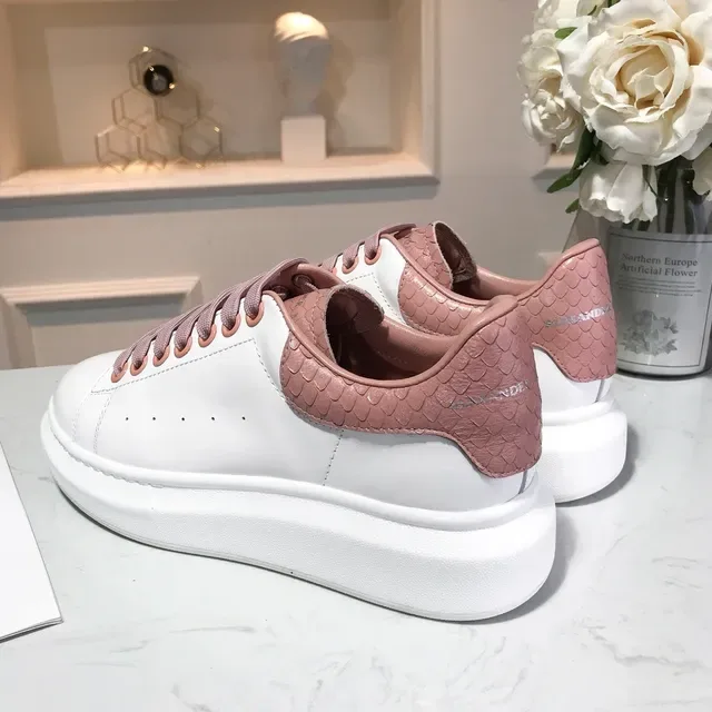 Alexander McQueen 白色粉色 雕塑鞋底 蛇皮跟标签 超大鞋 生活方式运动鞋 5