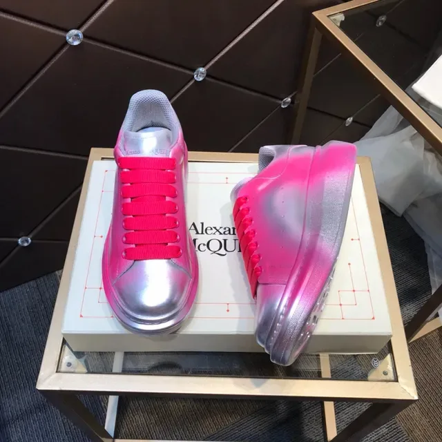 Alexander McQueen 粉红色渐变金属鞋面 超大平台鞋底 生活方式运动鞋 8
