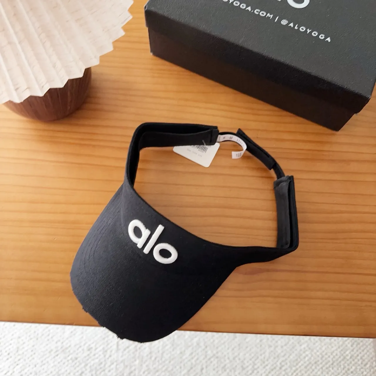 Alo Black White Minimalist Embroidered Logo Baseball Cap 9