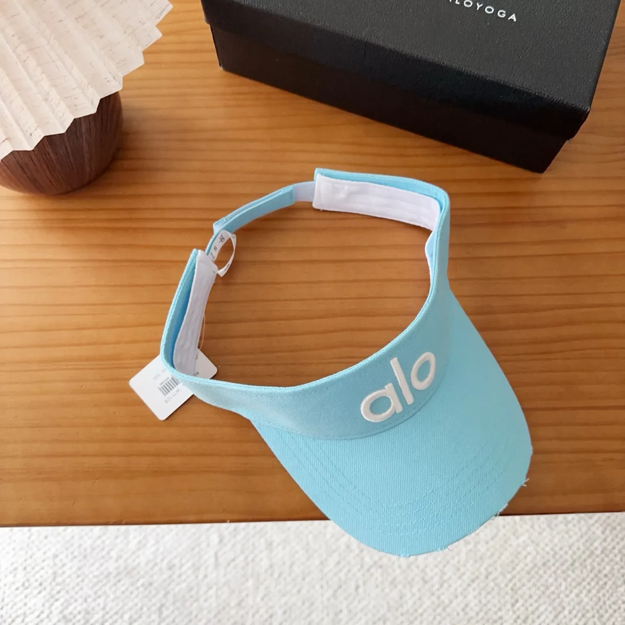 Alo 蓝白配色刺绣Logo轻质面料棒球帽 6