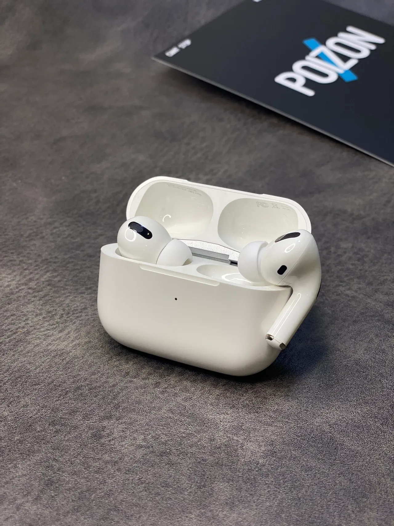 Apple AirPods Pro সাদা স্টেমলেস চকচকে TWS ইয়ারবাডস 4