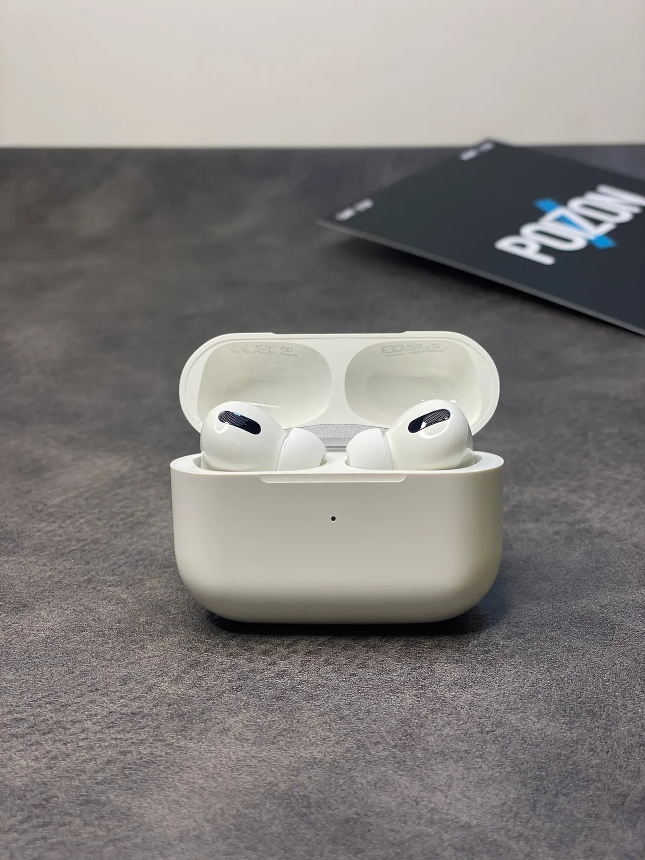 Apple AirPods Pro সাদা স্টেমলেস চকচকে TWS ইয়ারবাডস 9