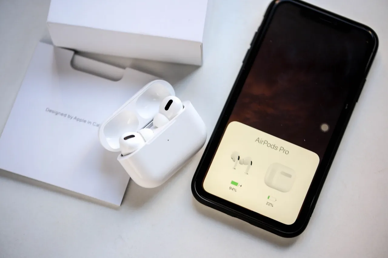 Apple AirPods Pro সাদা স্টেমলেস চকচকে TWS ইয়ারবাডস 18