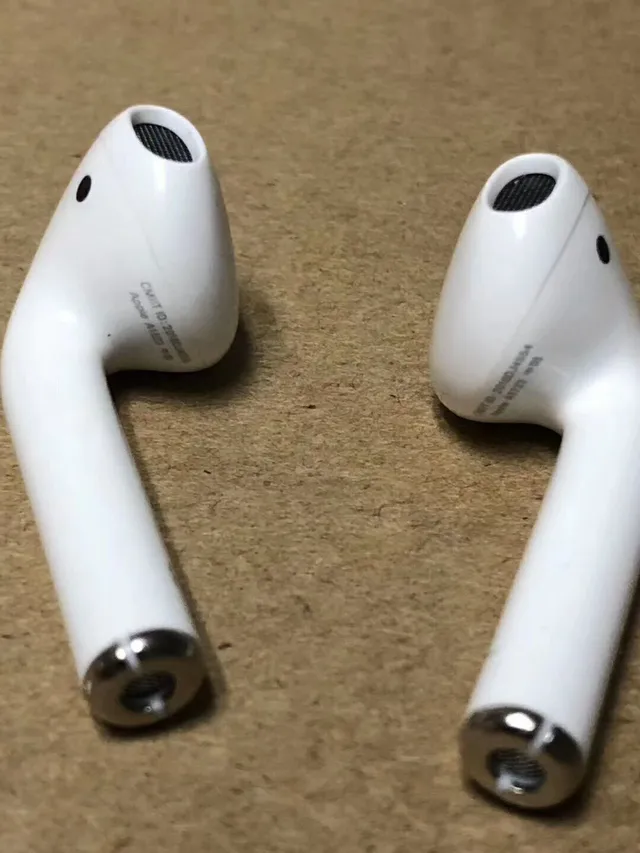 Apple 白色紧凑茎式光泽塑料盒TWS耳机 5