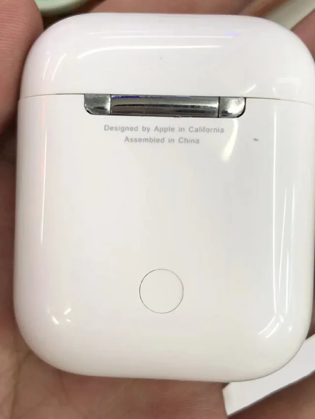 Apple 白色紧凑茎式光泽塑料盒TWS耳机 7