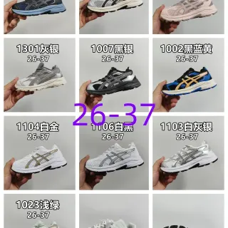 ASICS 黑色蓝色低帮网面和合成鞋面生活方式运动鞋