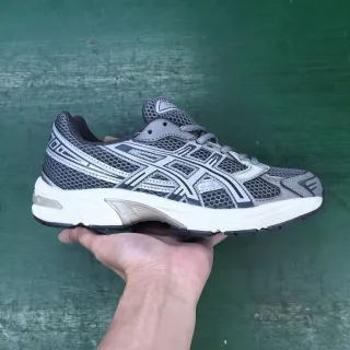 ASICS Gel-Kayano 灰黑银跑鞋