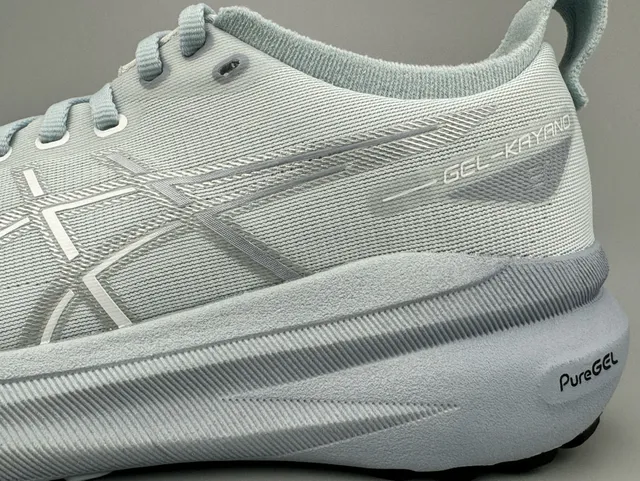 ASICS Gel-Kayano 浅蓝灰色跑鞋 8
