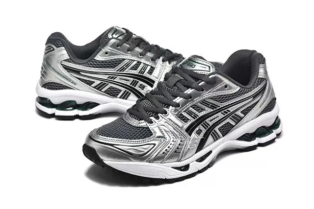 ASICS Gel-Kayano 银黑跑鞋 3
