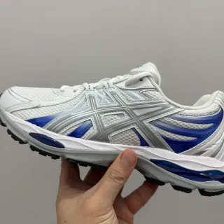 ASICS Gel-Kayano 白蓝网面鞋面银色虎纹条纹覆盖跑鞋