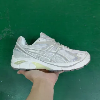 ASICS GT-2160 ऑफ-व्हाइट और लाइट ग्रे रनिंग जूते