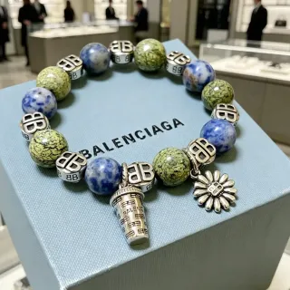 Balenciaga BB Monogram Pulseira com Contas e Charme