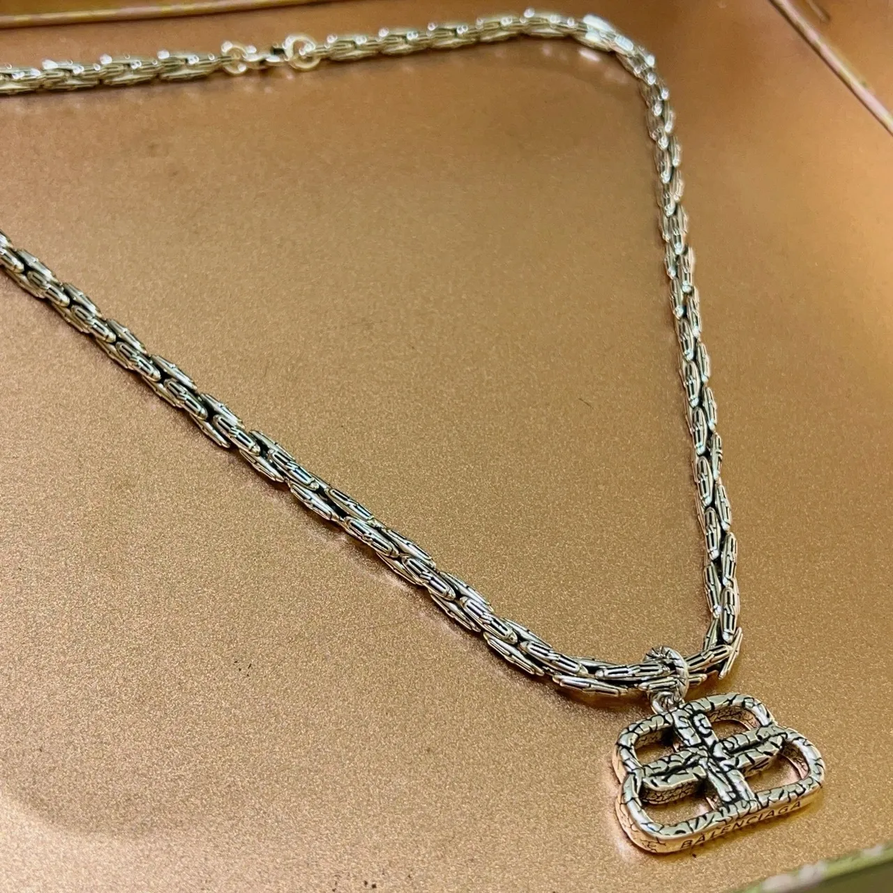 Balenciaga motif boucle chaîne collier ton argent 3