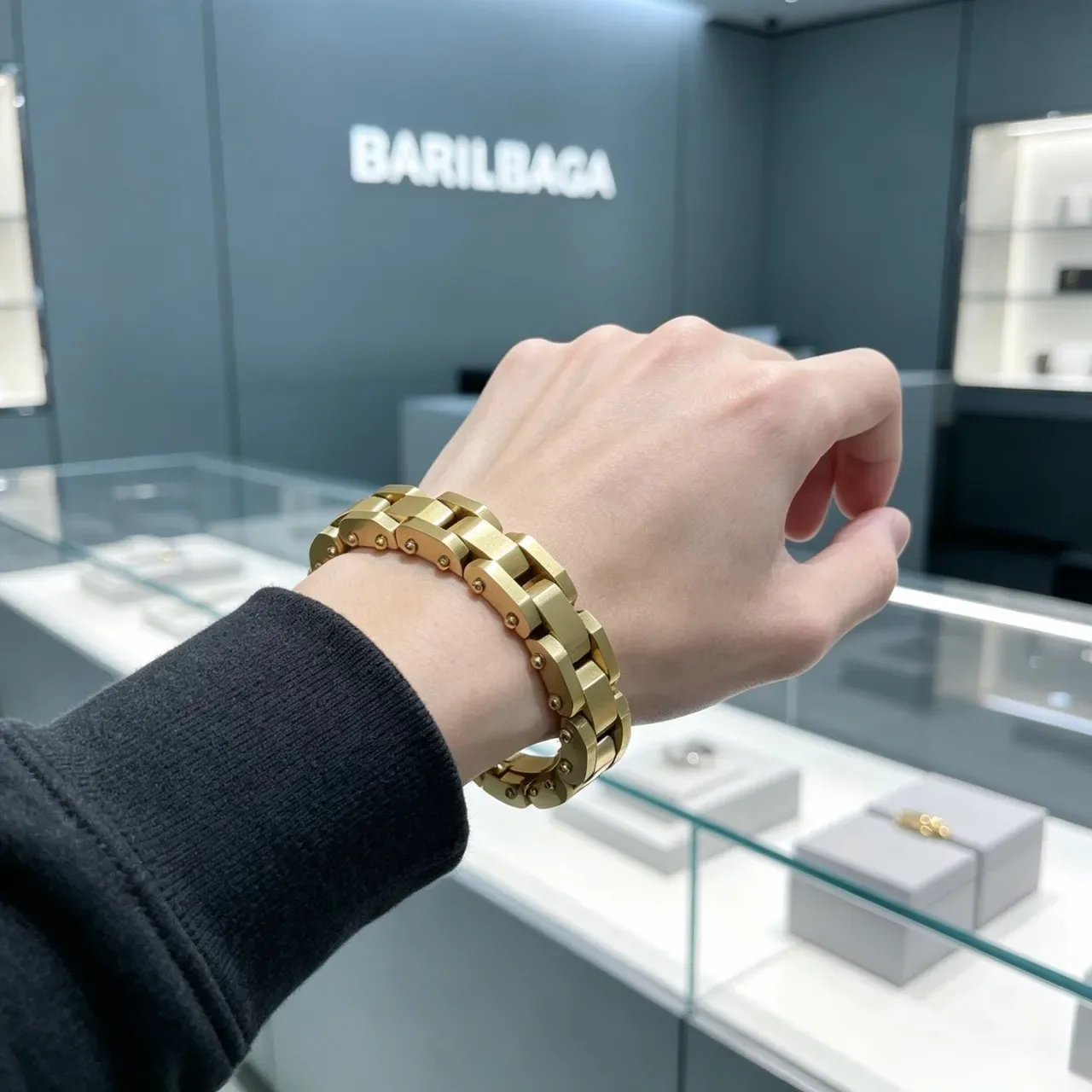 Balenciaga Chunky Riveted Gold-Tone Chain Bracelet 7
