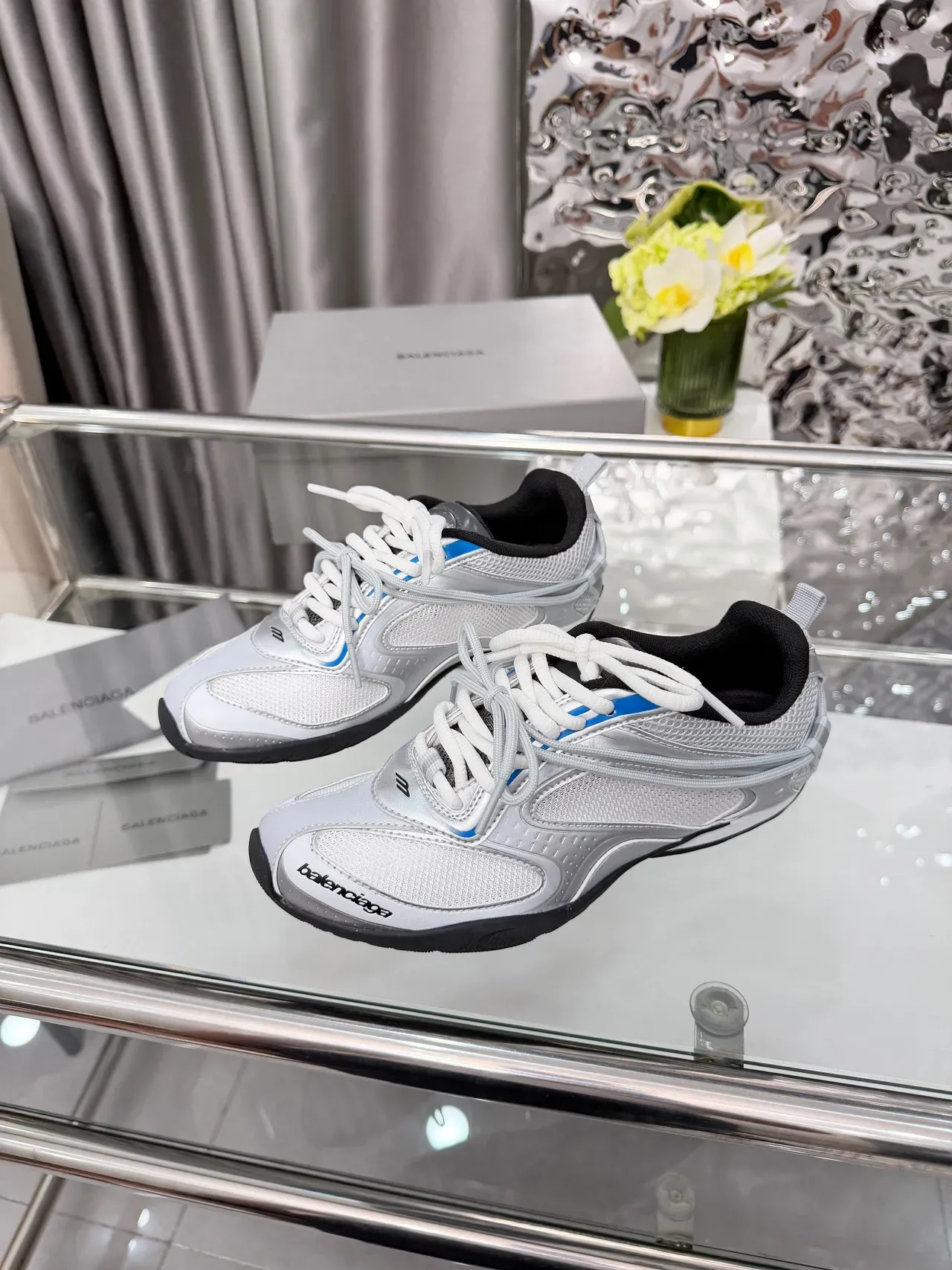 Balenciaga ধূসর নীল মেশ ও সিন্থেটিক ওভারলে নির্মাণ লো-টপ রানার সিলহুট লাইফস্টাইল স্নিকার 4