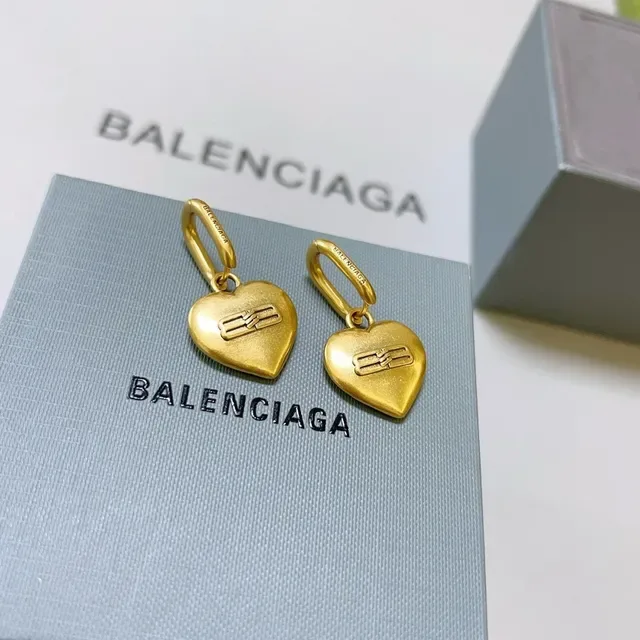 Balenciaga أقراط لوجو قلب ذهبي 6