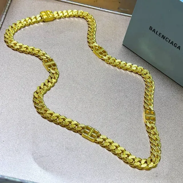 Collar Cadena Logo Balenciaga Oro-Tono 3