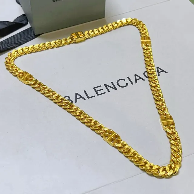 Collar Cadena Logo Balenciaga Oro-Tono 4
