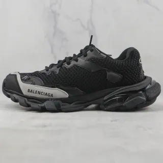 Balenciaga Runner কালো এবং ধূসর মোটা সোলের স্নিকার্স