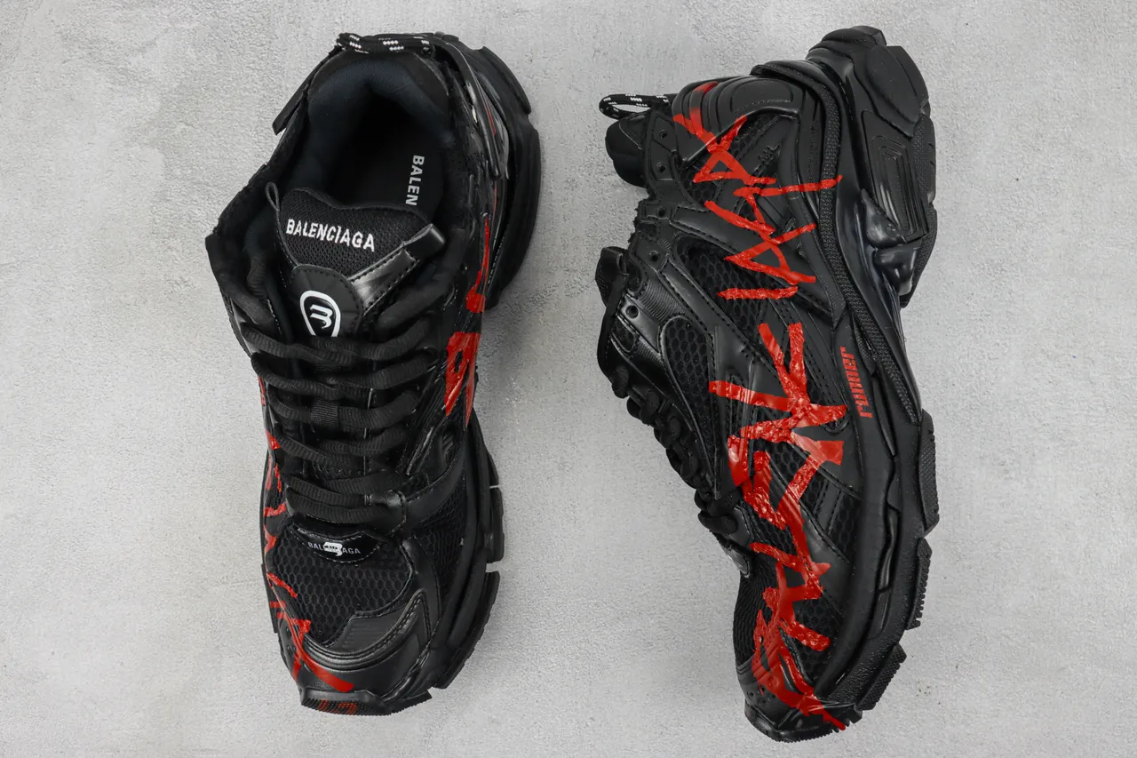 Balenciaga Runner Graffiti noir rouge Chunky Sneakers 3