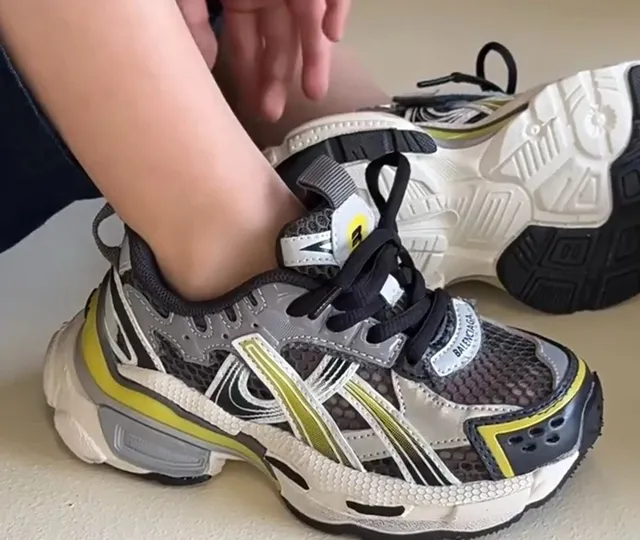 Balenciaga Runner White Black Oversized Sole Mesh-and-Synthetic Overlay Construction Chunky Sneakers 7