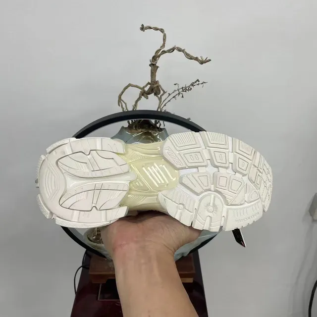 Balenciaga Runner الأرضية البيضاء الشفافة الشبكة الطبقية والتغطيات الاصطناعية الأحذية الرياضية السميكة 8