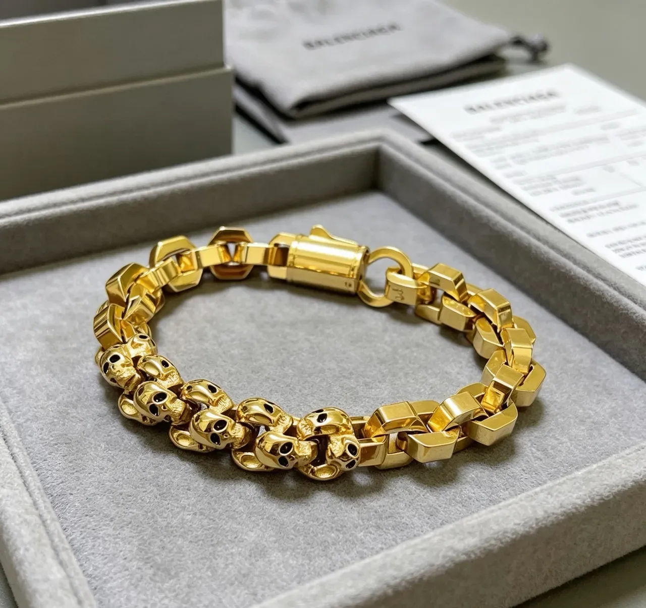 Balenciaga খুলি চেইন সোনালী হেক্সাগোনাল লিঙ্ক ব্রেসলেট 5