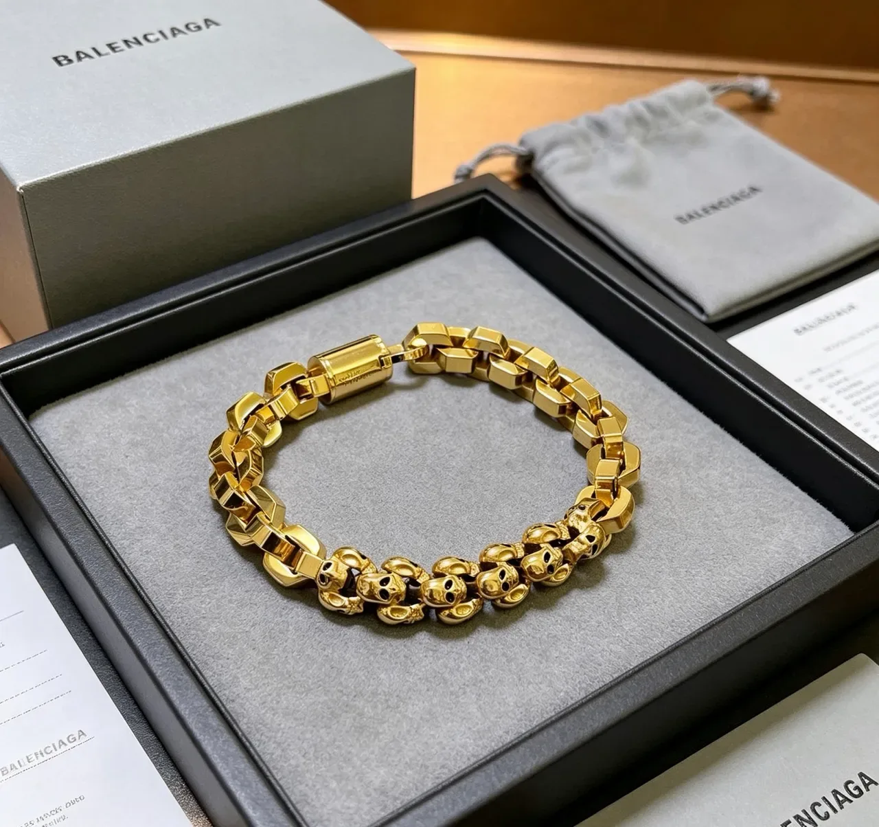 Balenciaga খুলি চেইন সোনালী হেক্সাগোনাল লিঙ্ক ব্রেসলেট 6