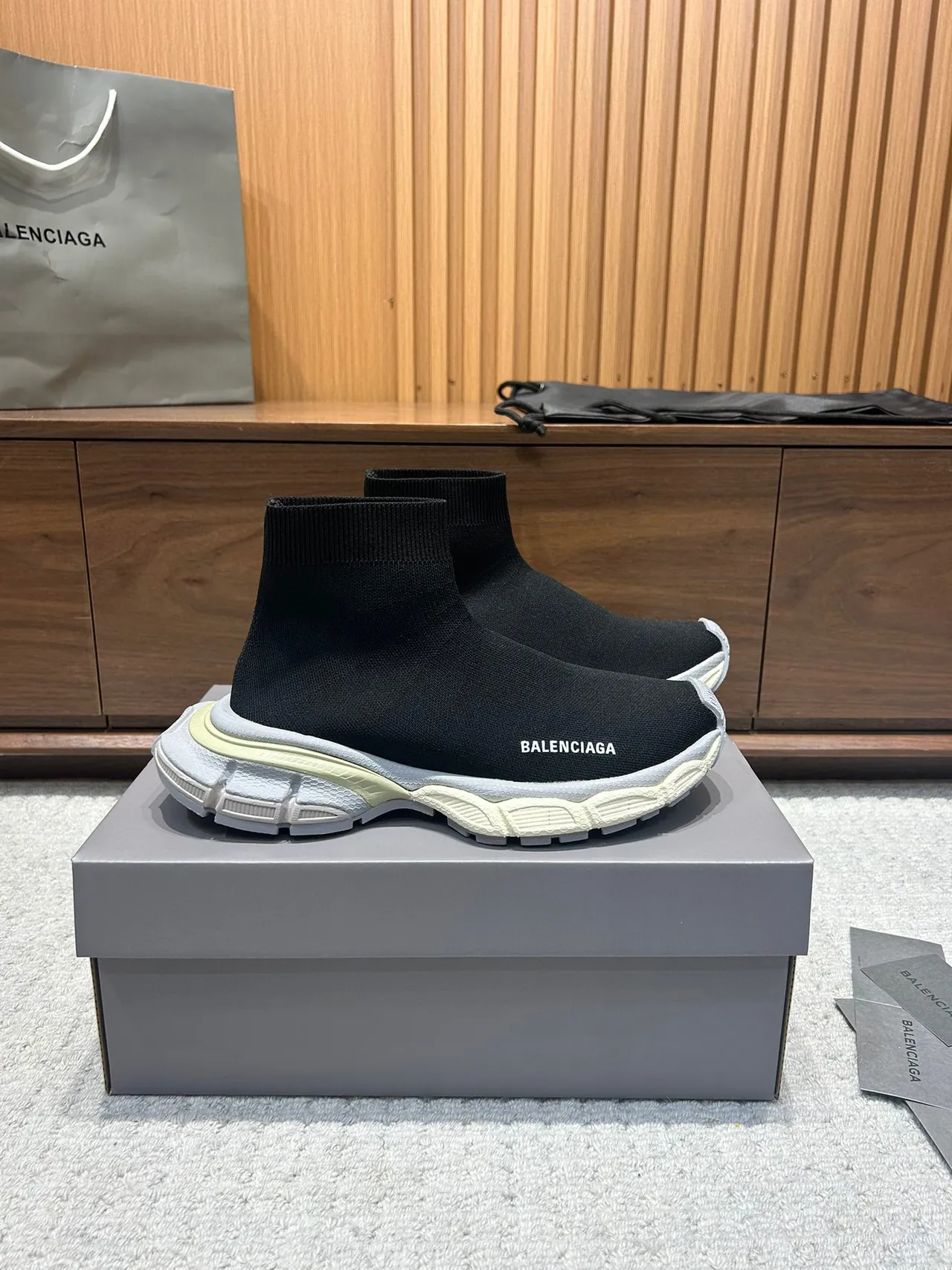 Balenciaga Speed Trainer 黑色和米色厚底运动鞋 8