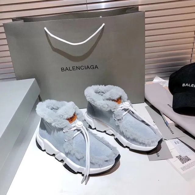 Balenciaga Speed Trainer أحذية رياضية سميكة بلون أزرق فاتح رمادي فراء اصطناعي 4