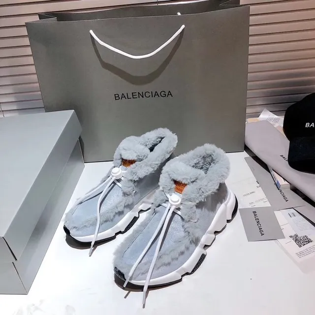 Balenciaga Speed Trainer أحذية رياضية سميكة بلون أزرق فاتح رمادي فراء اصطناعي 7
