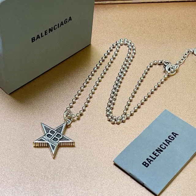 Balenciaga স্টার পেন্ডেন্ট নেকলেস রূপালি কালো বল চেইন নেকলেস 7