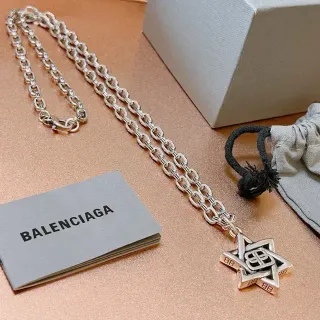 Balenciaga 星形吊坠项链 银黑 曲链