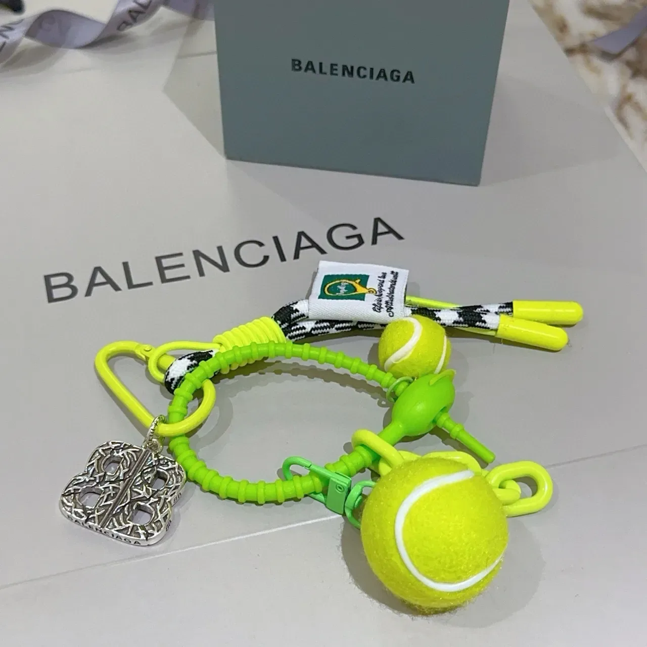 Balenciaga Tennis पीला हरा नियोन कॉर्ड बॉल चार्म्स ब्रेसलेट 4