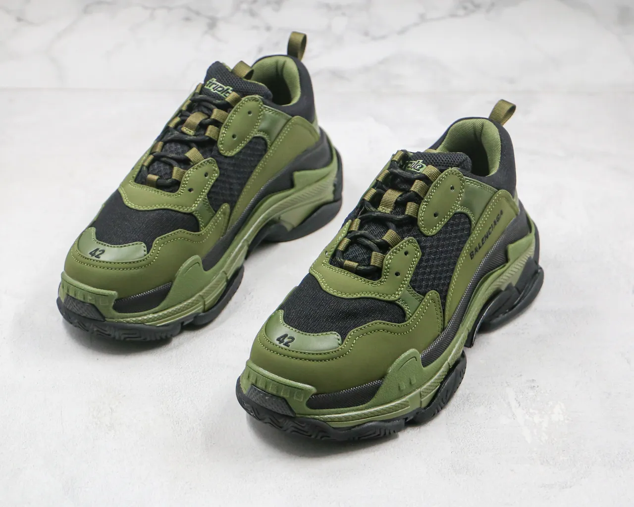 Balenciaga Triple S Zapatillas Chunky Verde Oliva y Negro 7