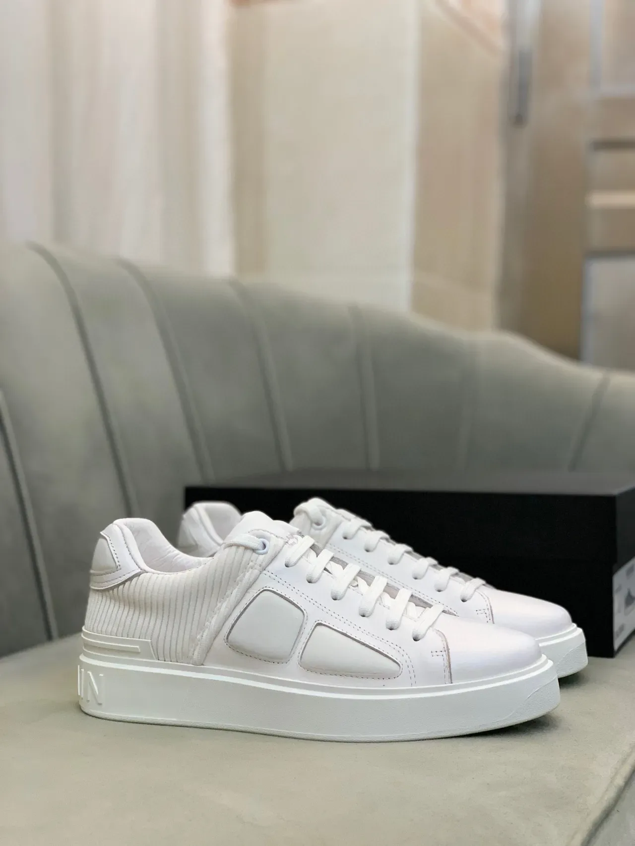Balmain B-Court حذاء رياضي جلد أبيض كامل أسلوب حياة 7