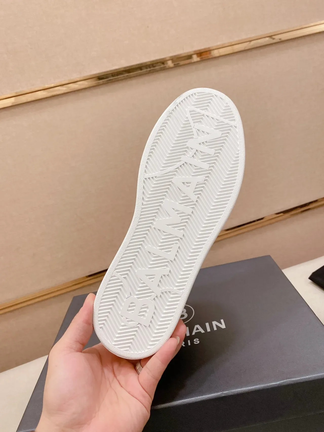 Balmain Navy White High-Top Sneakers Lifestyle Monogramme Embossé 2