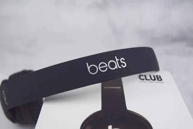 Beats Solo³ Wireless Club Collection Black Over-ear Headphones 5