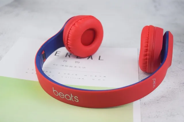 Beats Solo³ مجموعة النادي اللاسلكية الحمراء سماعات فوق الأذن 7