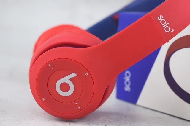 Beats Solo³ مجموعة النادي اللاسلكية الحمراء سماعات فوق الأذن 8