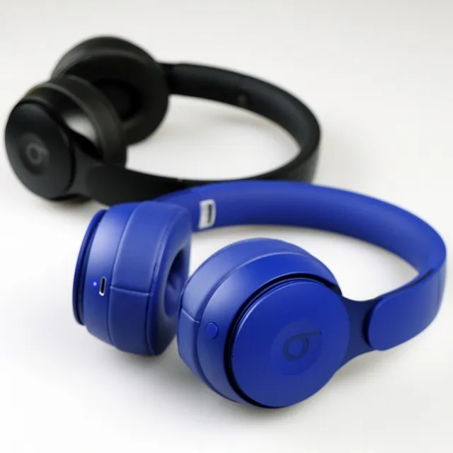 Beats سماعات فوق الرأس أبيض ذهبي مدمجة إنهاء مطفي 3
