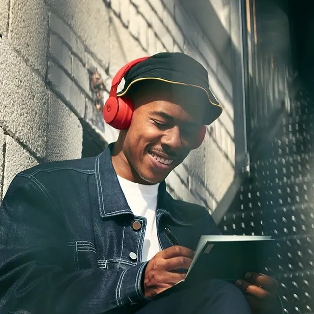 Beats سماعات فوق الرأس أبيض ذهبي مدمجة إنهاء مطفي 24