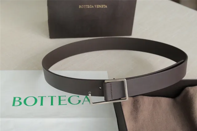 Bottega Veneta Andiamo काला चमड़े का बेल्ट 2