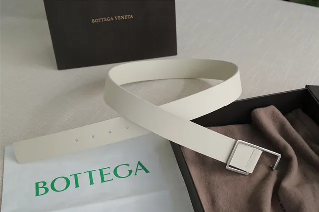Bottega Veneta Andiamo काला चमड़े का बेल्ट 17