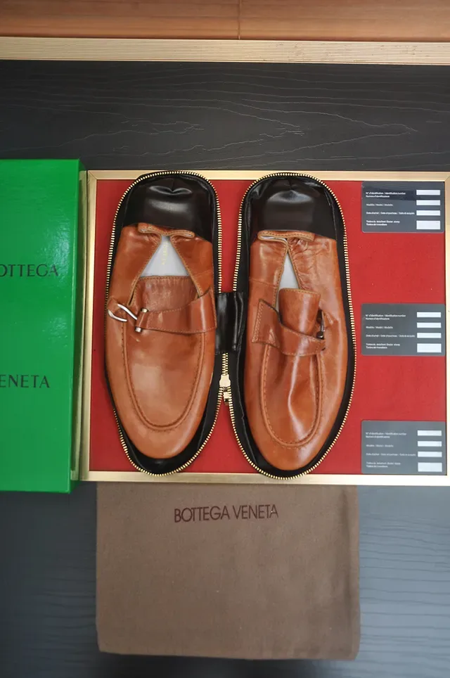 Bottega Veneta Andiamo Mocassim Couro Marrom Preto Tan Com Fivela 5